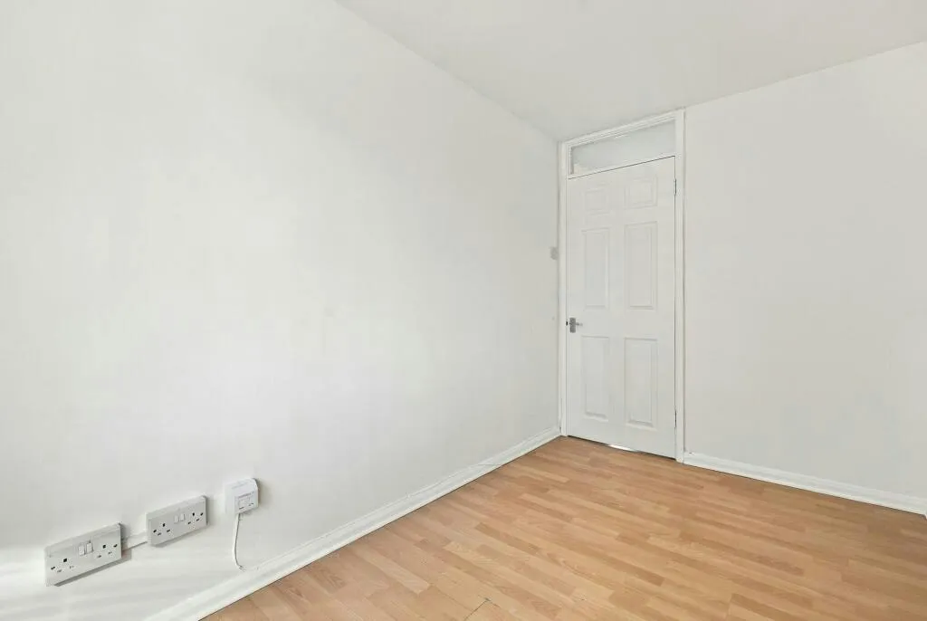 High Street, Epping, CM16, photo 9