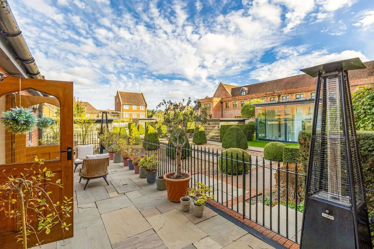 Abbey Gardens, Upper Woolhampton, RG7, photo 24