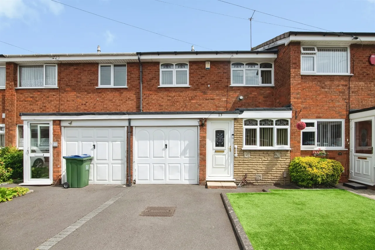 3 bed house for sale — Stanway Gardens, WEST BROMWICH