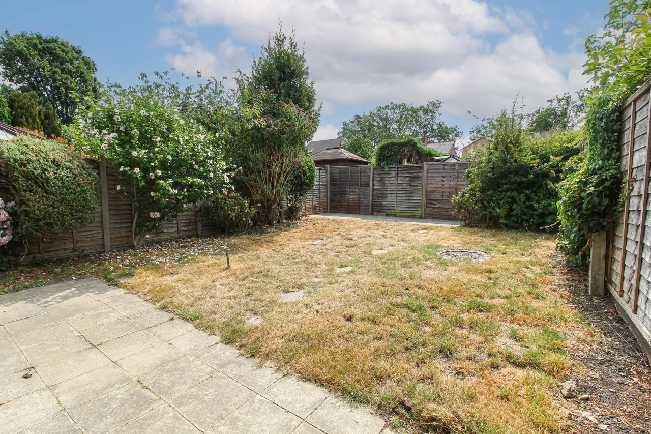 Oaken Copse, Church Crookham, Fleet, GU52 8DL, photo 2
