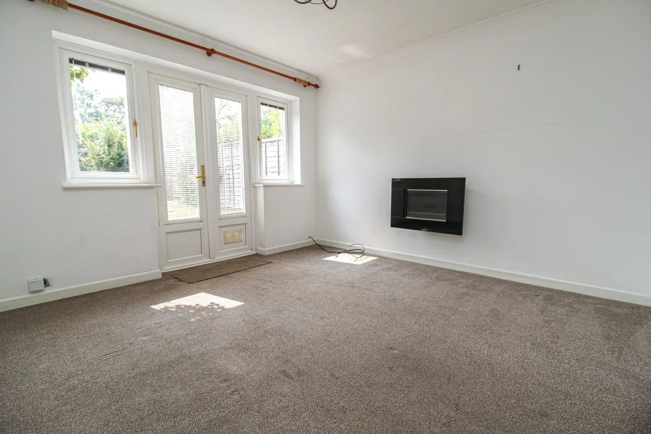Oaken Copse, Church Crookham, Fleet, GU52 8DL, photo 3