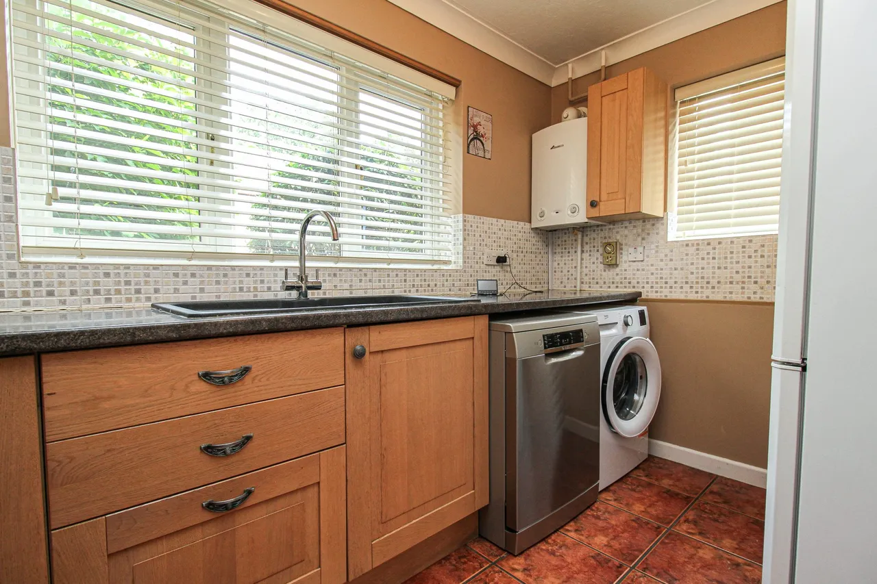 Oaken Copse, Church Crookham, Fleet, GU52 8DL, photo 7
