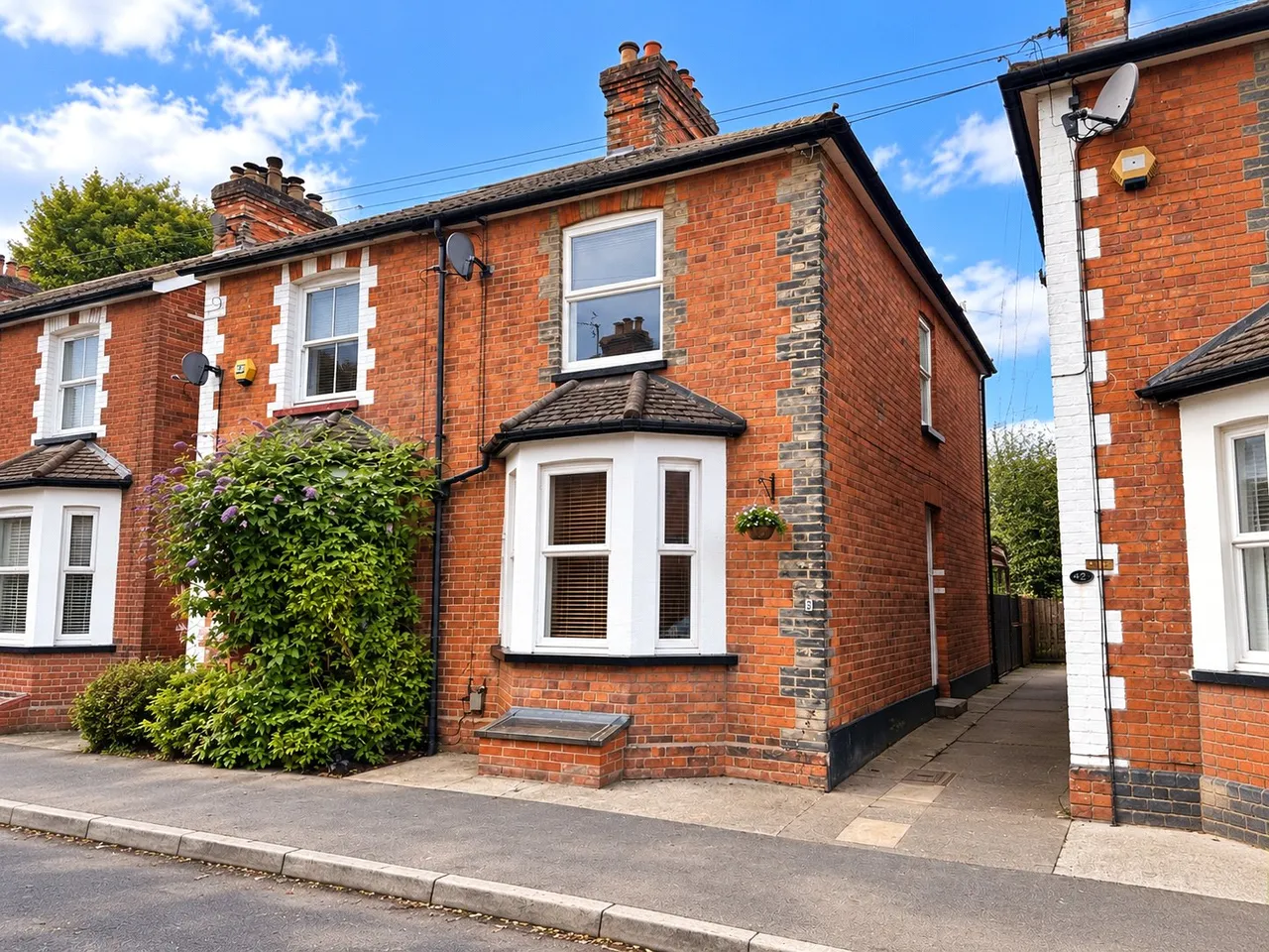 2 bed house for sale, Chestnut Road, Guildford, GU1