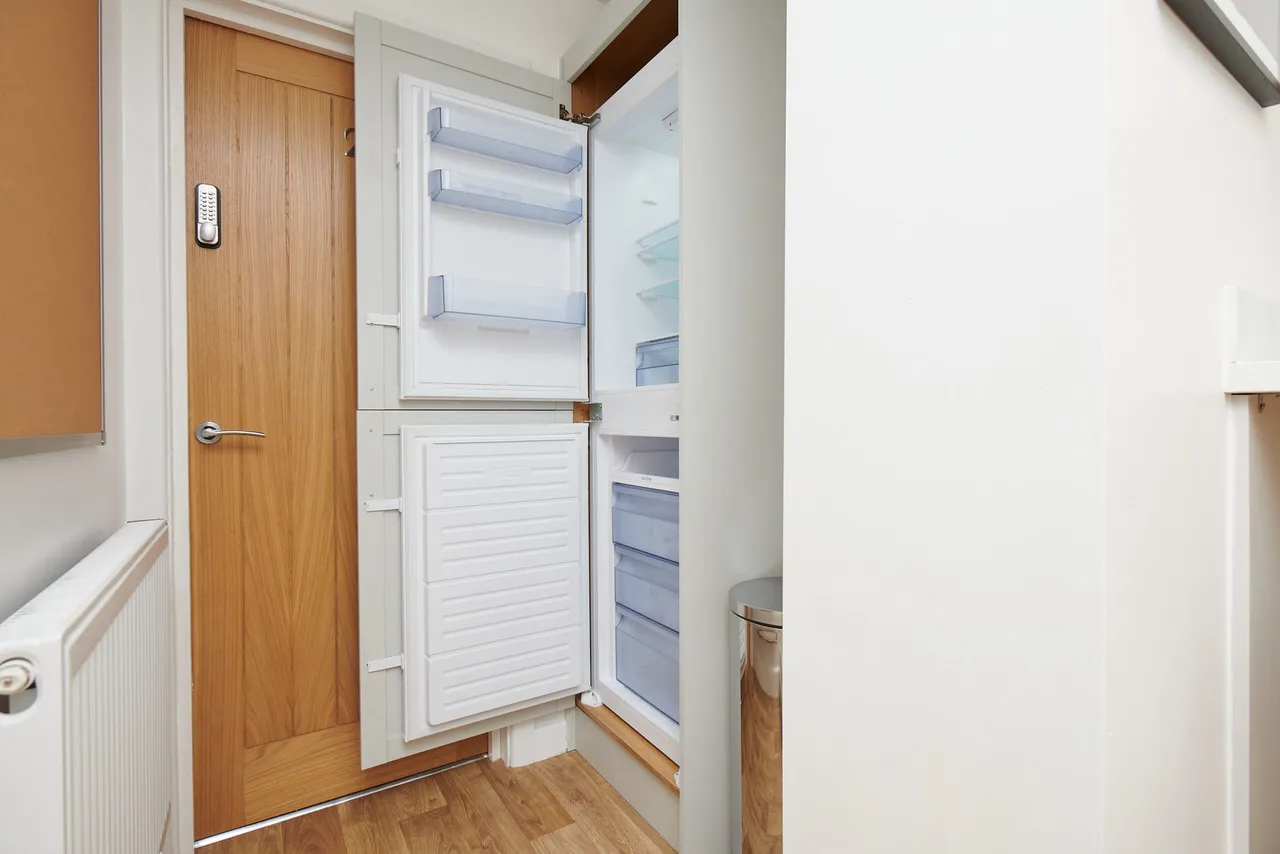 Room 2, Lord Haddon Road DE7 8AX, photo 10