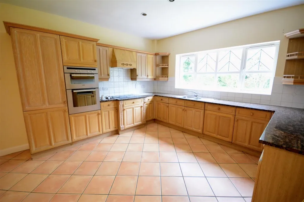 Heathside Place, Epsom, KT18, photo 7