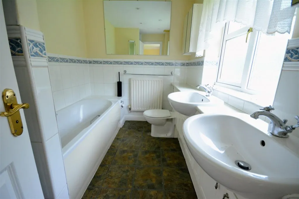 Heathside Place, Epsom, KT18, photo 16
