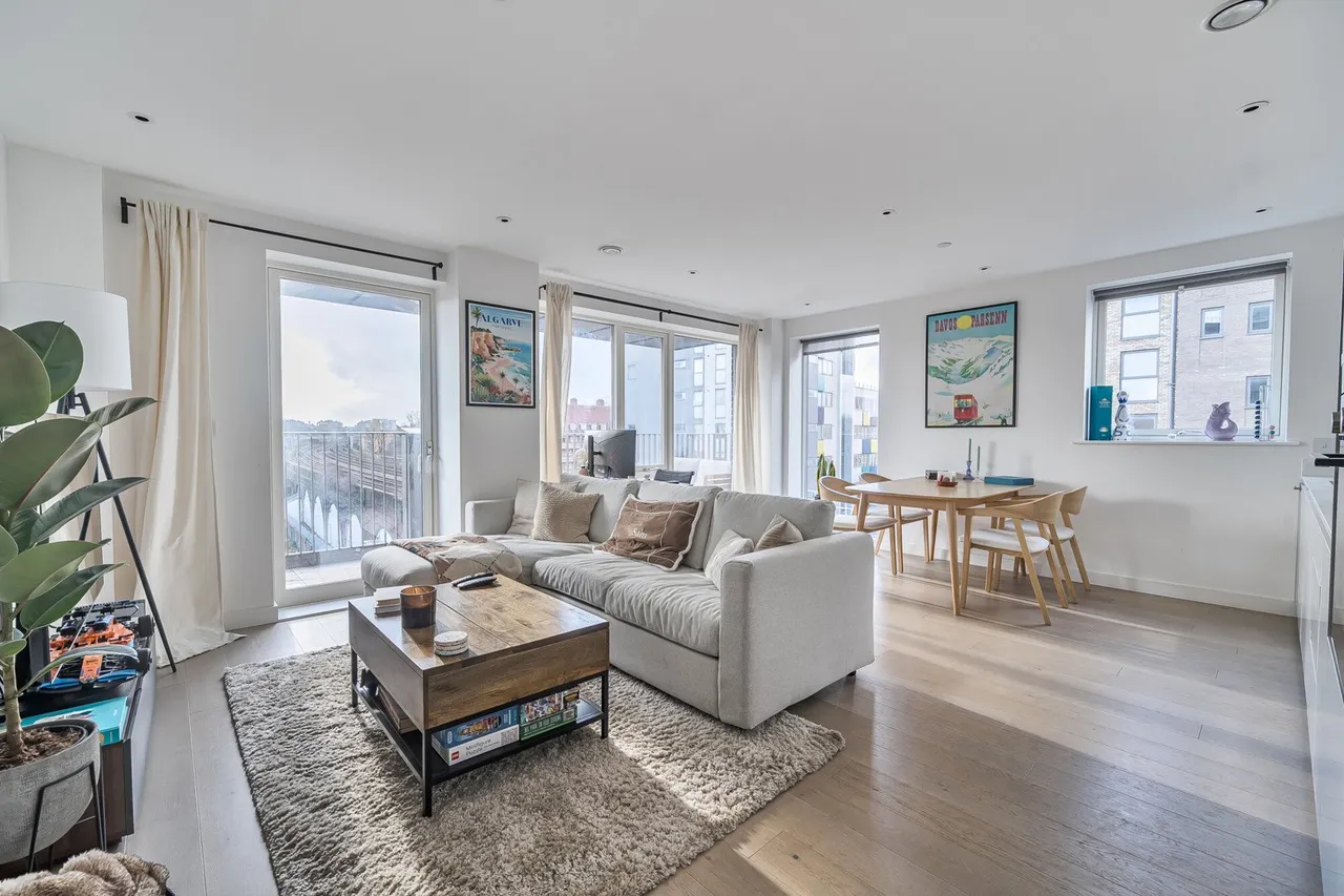 2 bed flat for sale — Wyndham Road, SE5