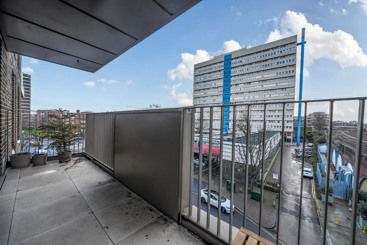 Wyndham Road, SE5, photo 14