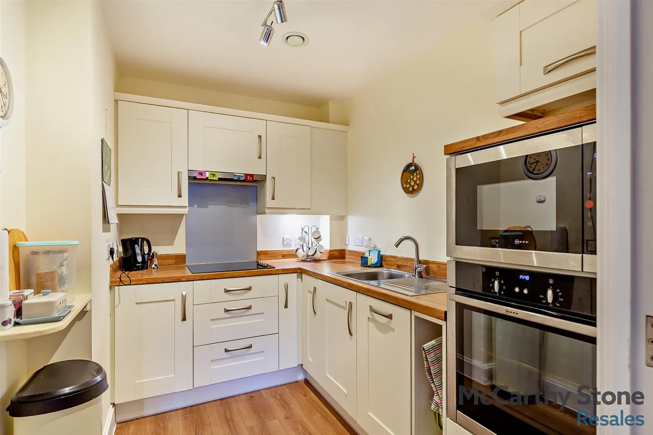 Bowes Lyon Place, Poundbury, DT1, photo 4