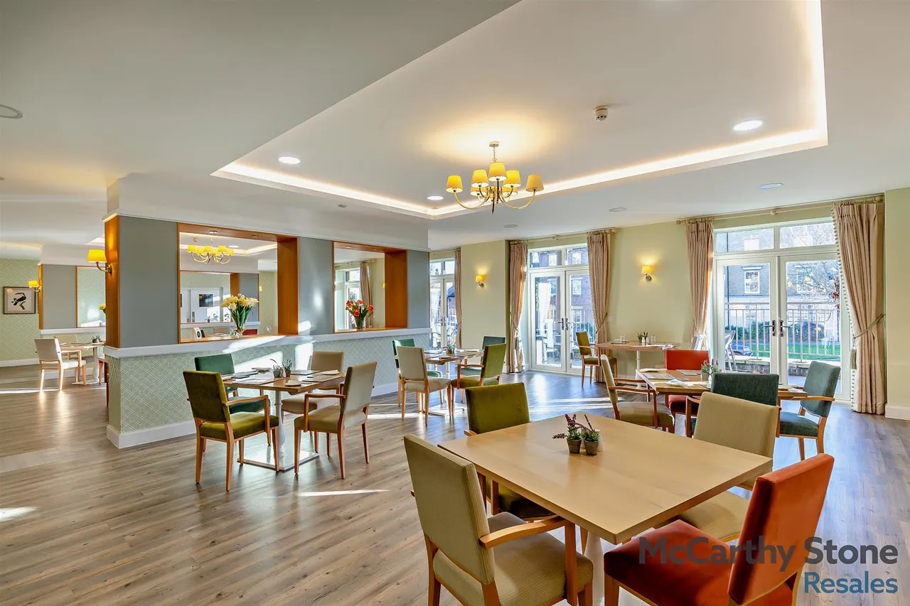 Bowes Lyon Place, Poundbury, DT1, photo 11