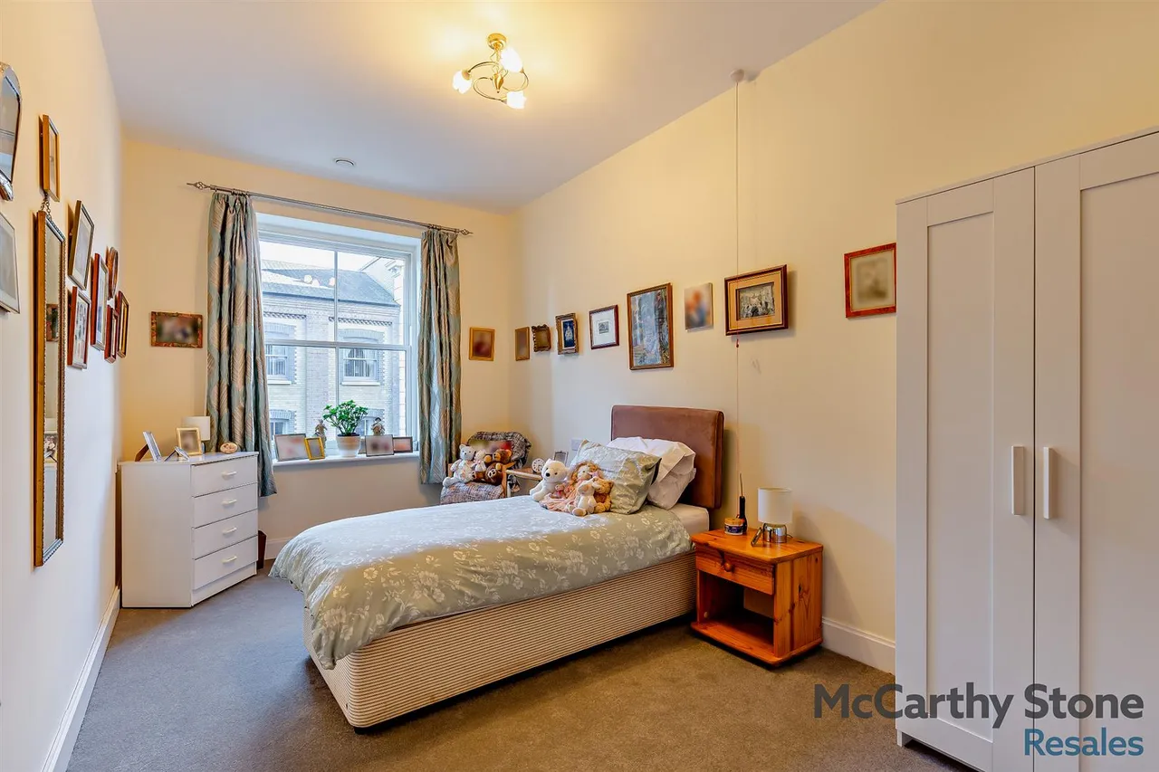 Bowes Lyon Place, Poundbury, DT1, photo 8