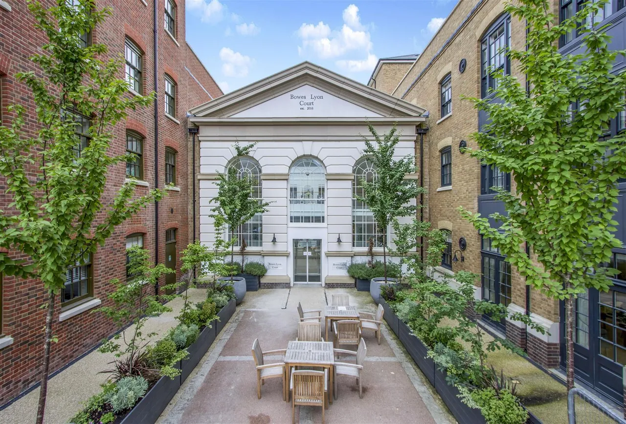 Bowes Lyon Place, Poundbury, DT1, photo 3