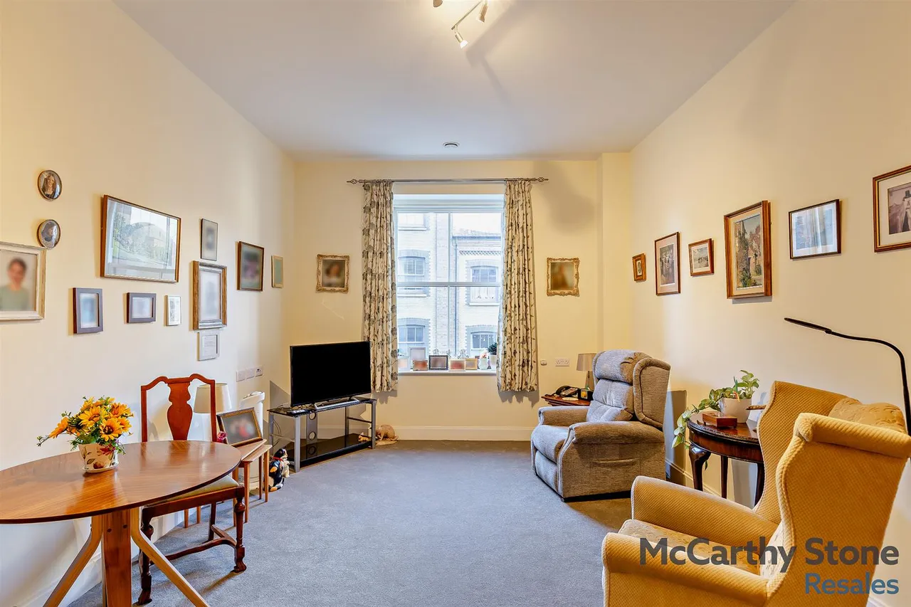 Bowes Lyon Place, Poundbury, DT1, photo 5