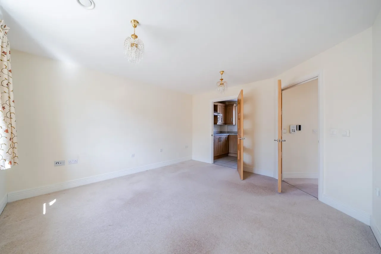 High Street, Knowle, B93, photo 7
