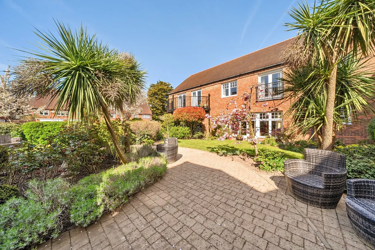 2 bed flat for sale, High Street, Knowle, B93