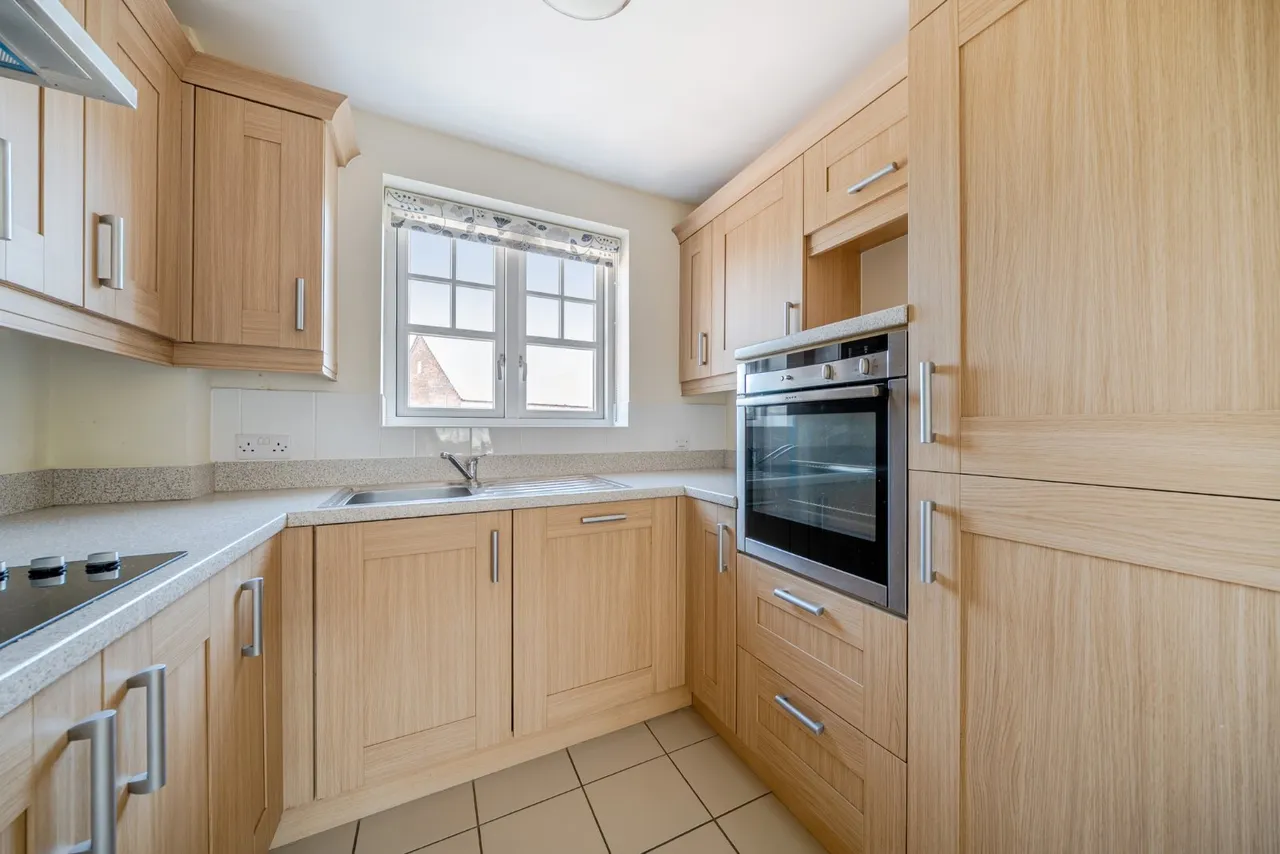 High Street, Knowle, B93, photo 8