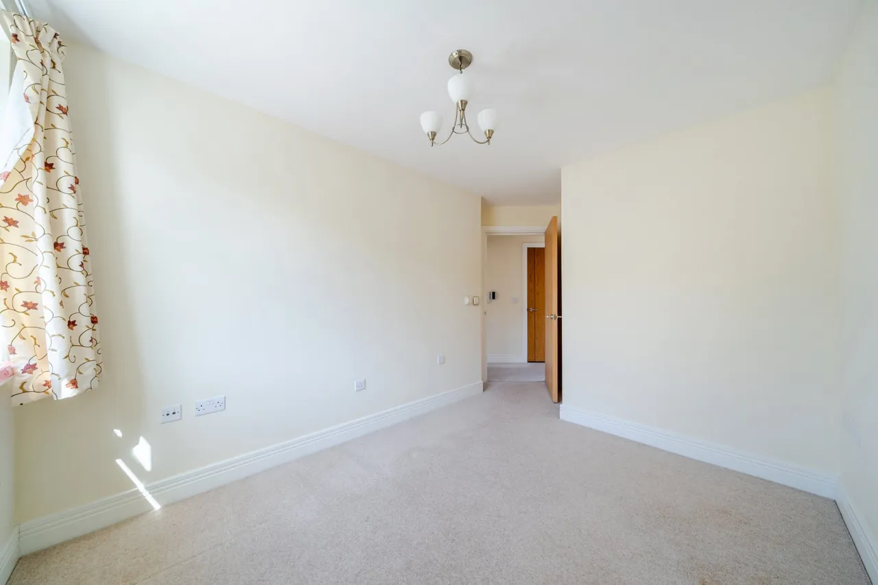 High Street, Knowle, B93, photo 12
