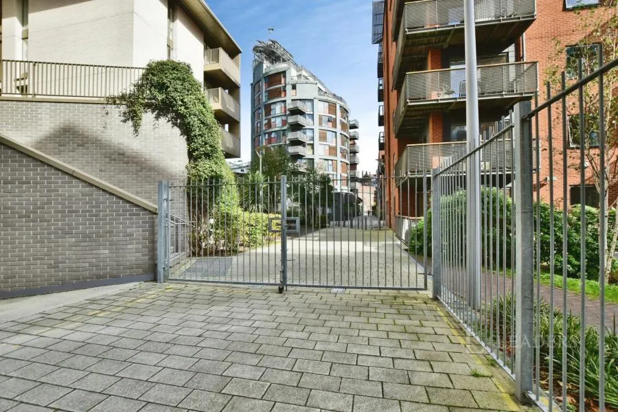 2 bed flat to rent, New Wakefield Street, Manchester, M1
