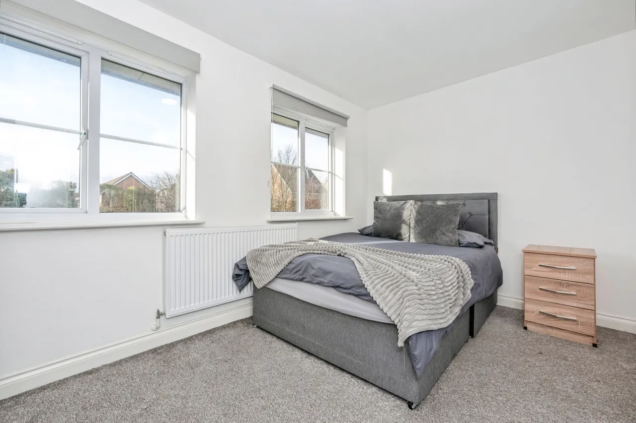 Sewell Close, Chafford Hundred, Grays, Essex, RM16, photo 6