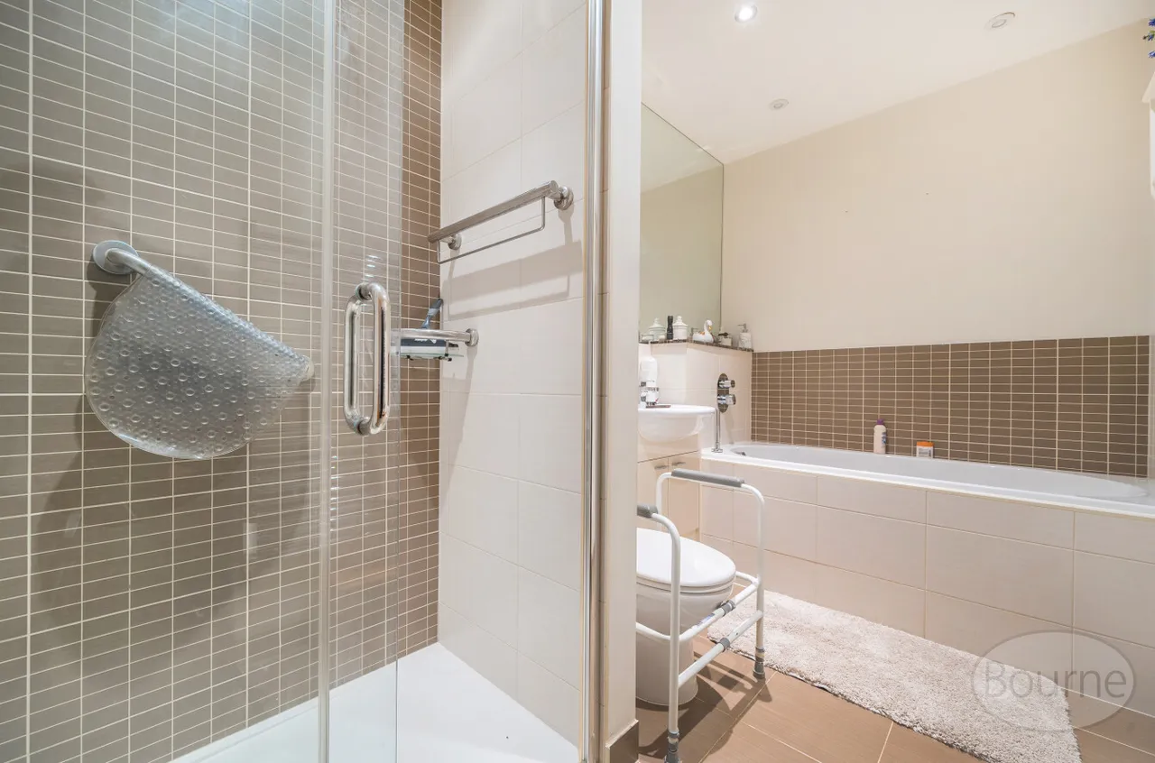 Waverley Lane, Farnham, GU9, photo 7