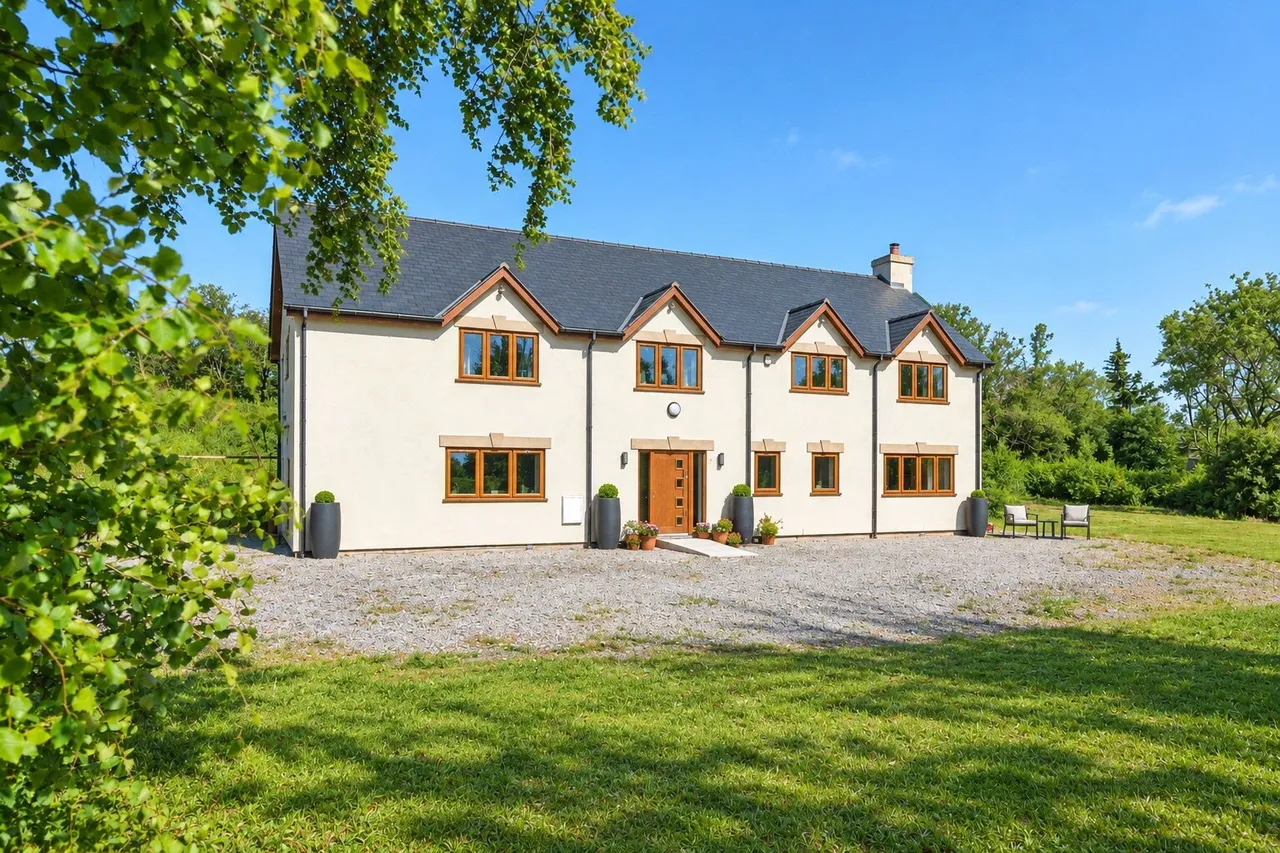 4 bed house for sale, Pant Du Road, Eryrys, CH7