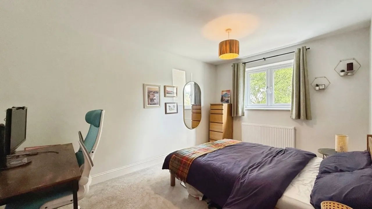 Glovers Row, Westbury, photo 11
