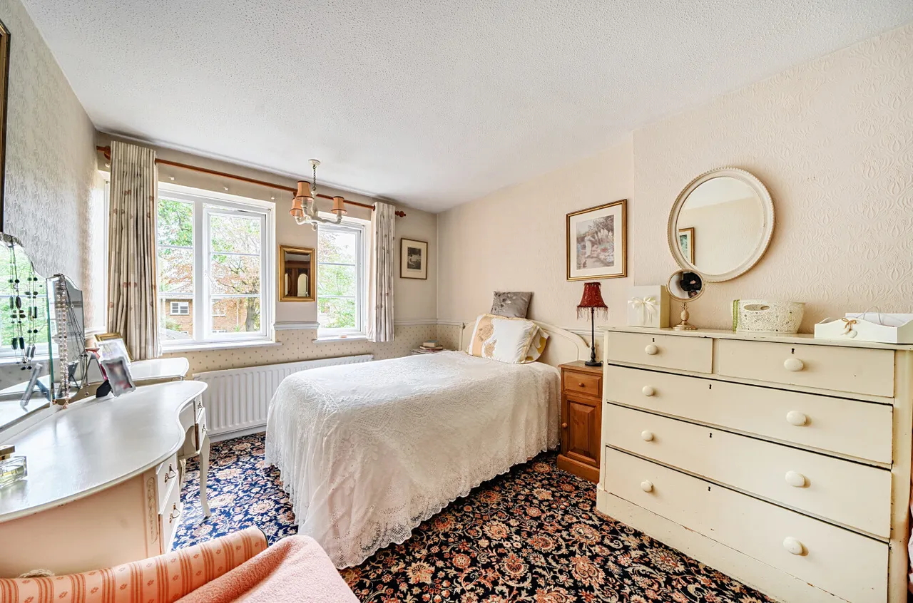 Pine Drive East, Thornhill Park, SO18, photo 6