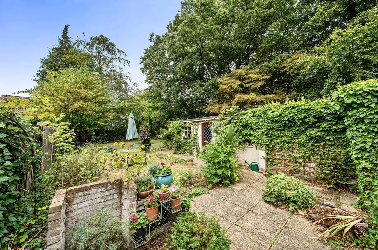 Pine Drive East, Thornhill Park, SO18, photo 13