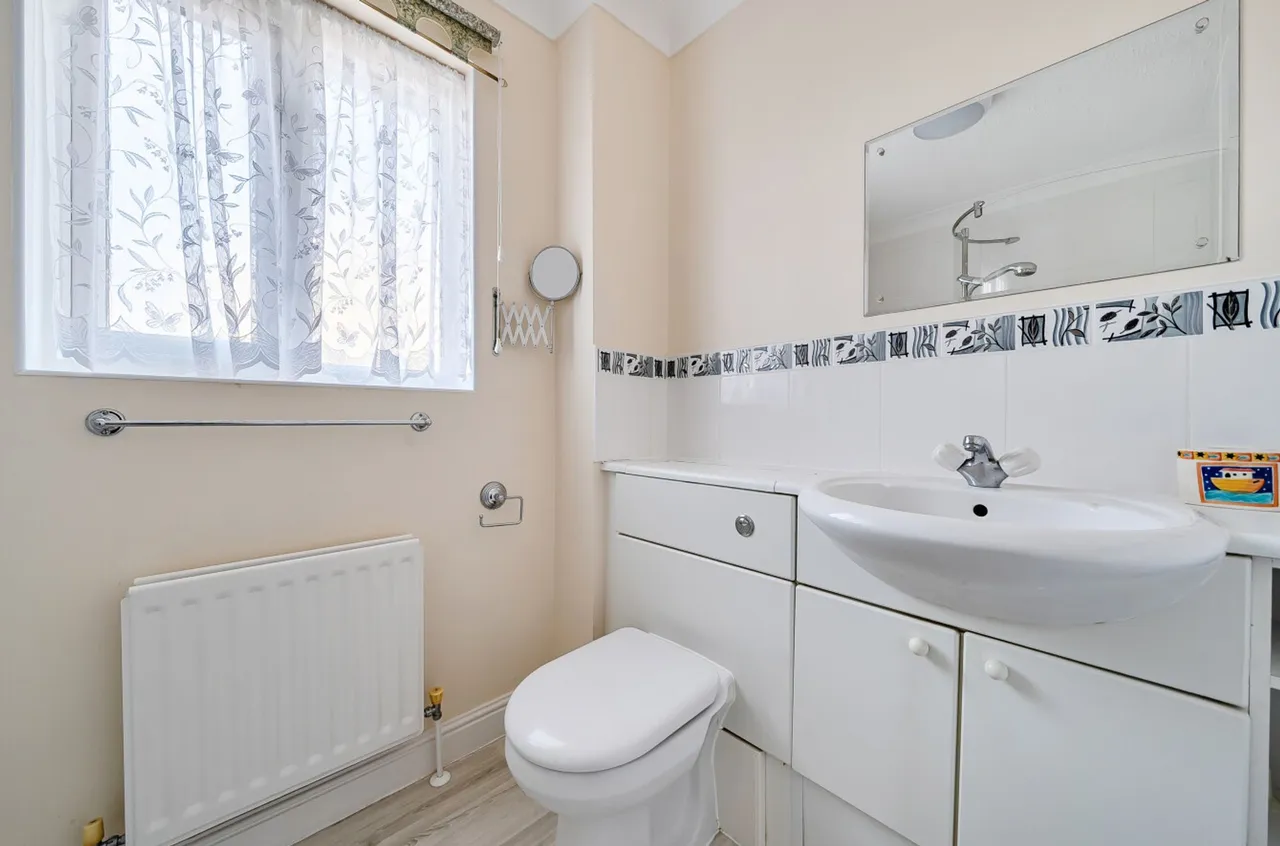 Lawrence Close, Selsey, PO20, photo 13