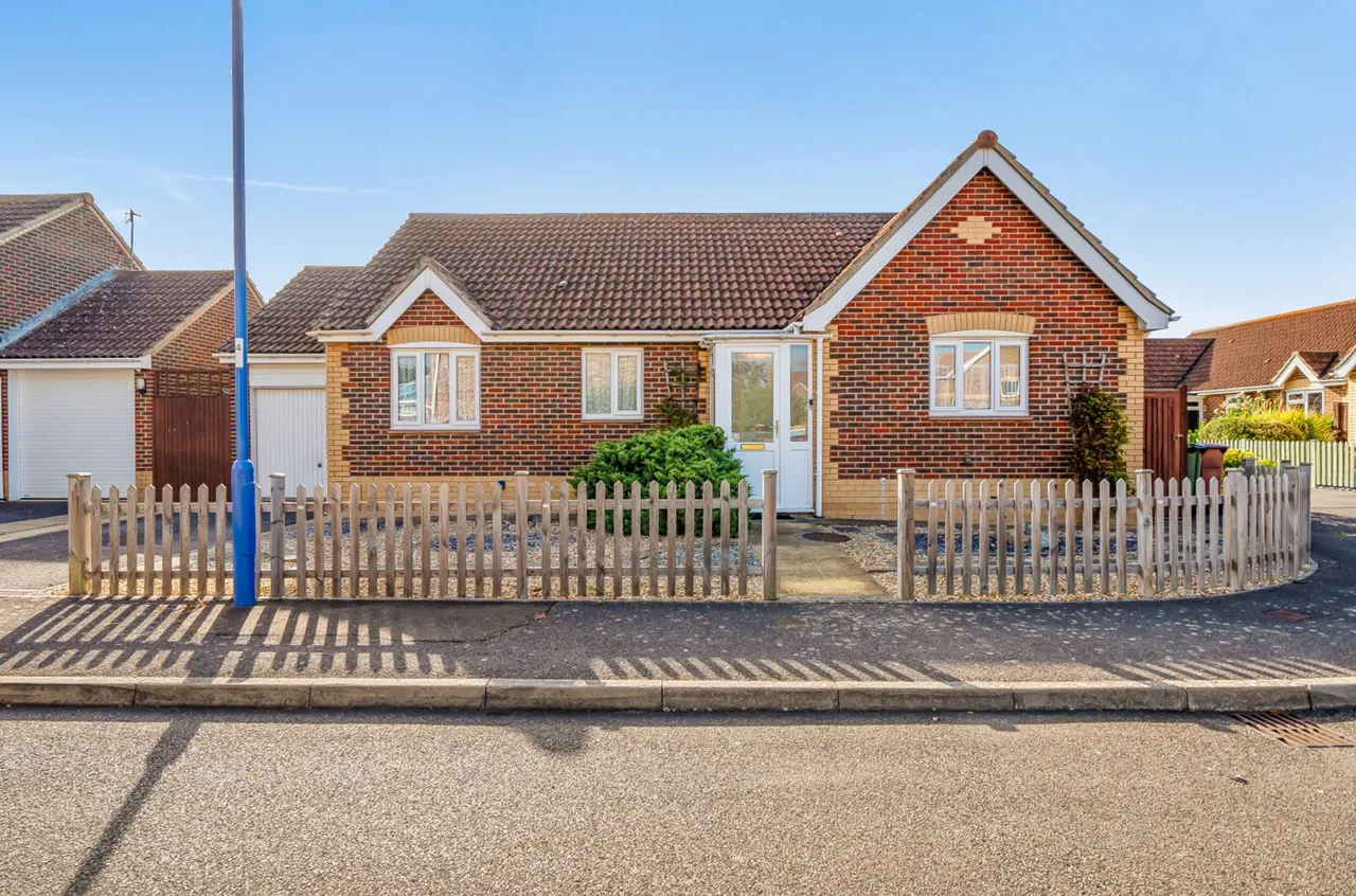3 bed property for sale, Lawrence Close, Selsey, PO20