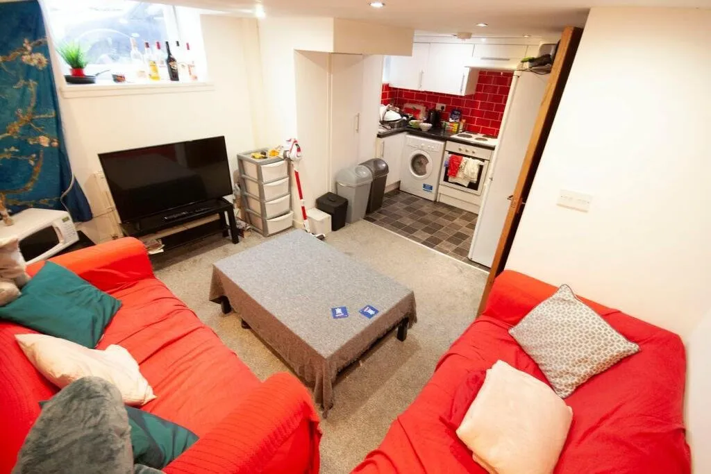 4 bed house to rent, Thornville Grove, Hyde Park, LS6