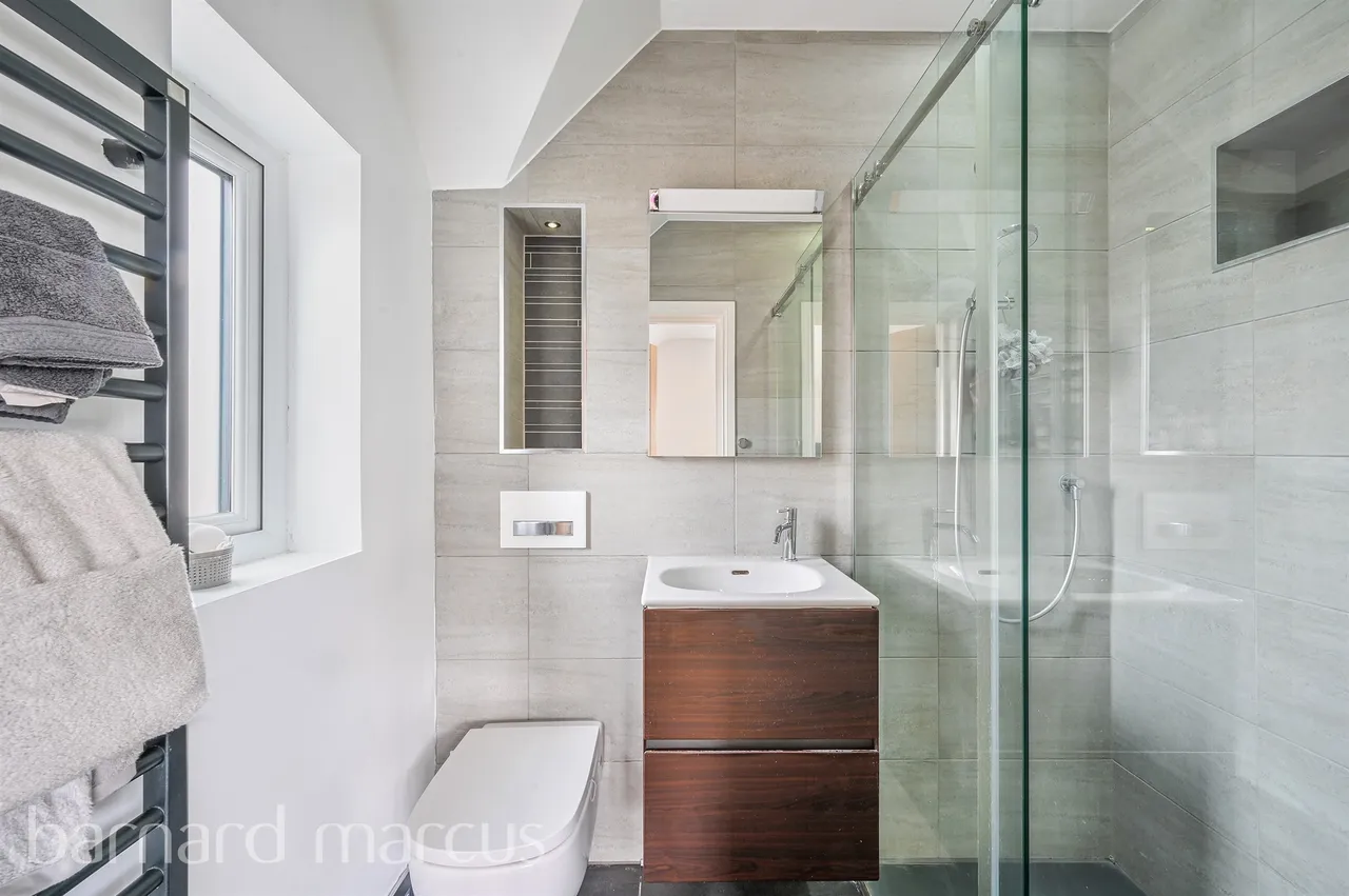Rosebery Road, Epsom, KT18, photo 20