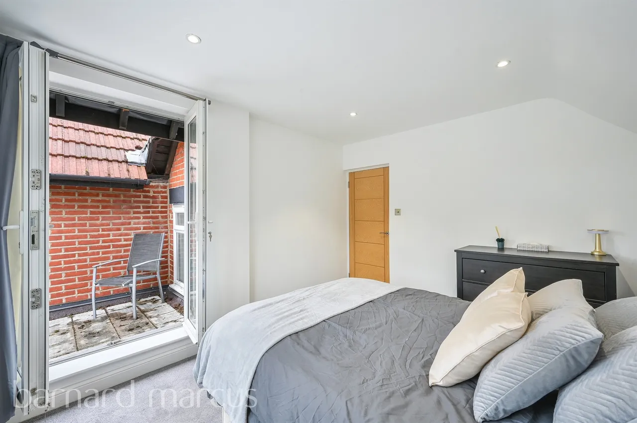 Rosebery Road, Epsom, KT18, photo 15