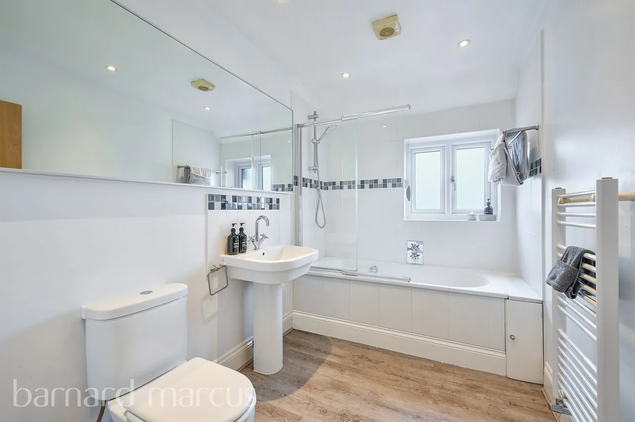 Rosebery Road, Epsom, KT18, photo 17