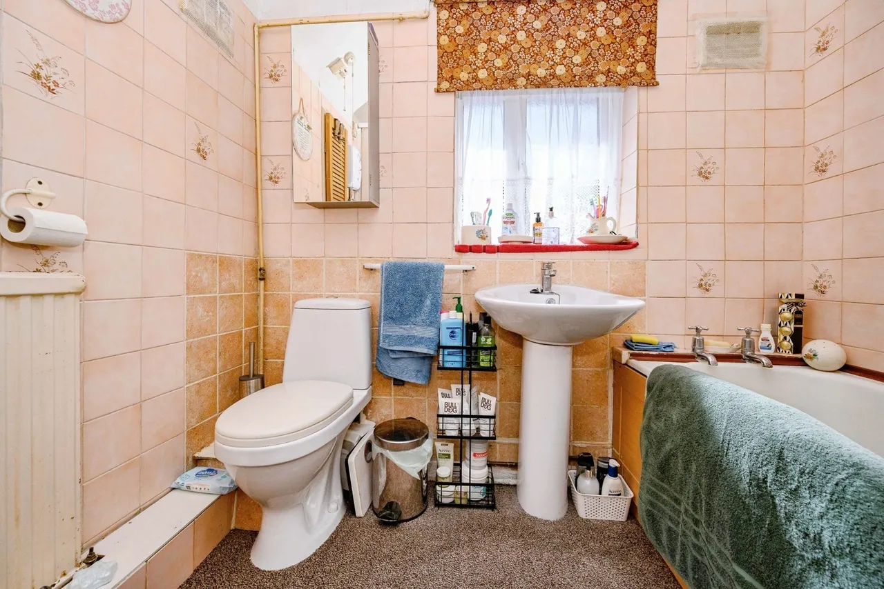 Montague Avenue, LUTON, Bedfordshire, LU4, photo 15