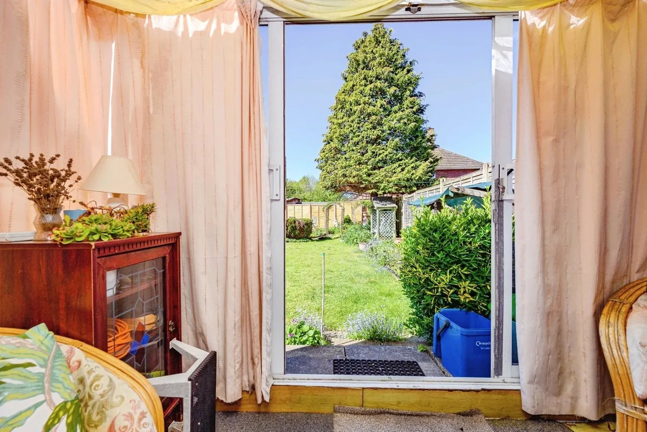 Montague Avenue, LUTON, Bedfordshire, LU4, photo 9
