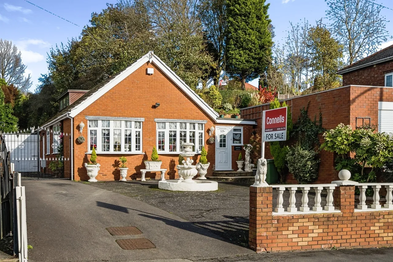 4 bed house for sale — New Rowley Road, Dudley