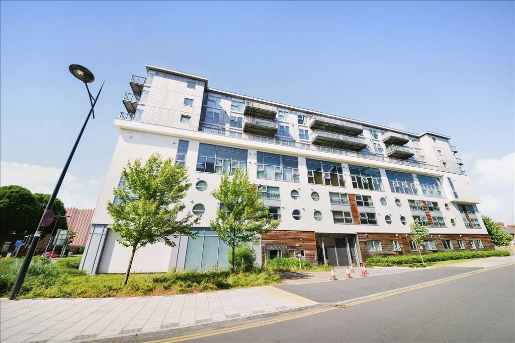 1 bed flat to rent, Paramount, Swindon, SN1