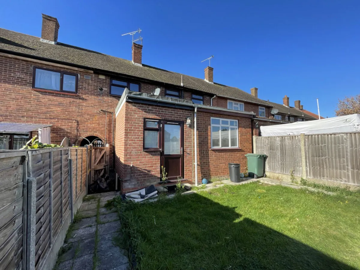 Daventry Road, Romford, Harold Hill, RM3 7QJ, photo 12