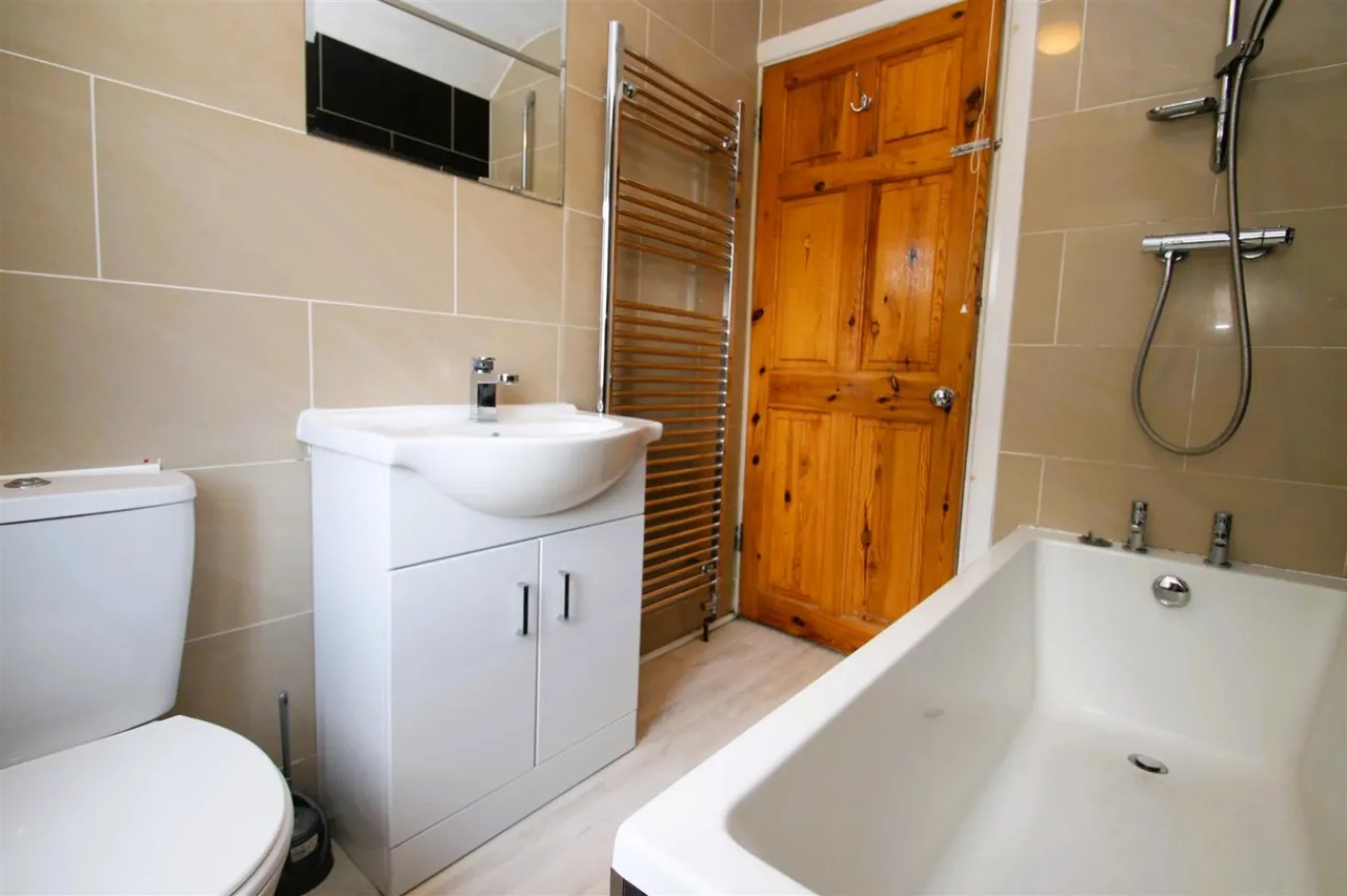 Farm Road, Oldbury, photo 11