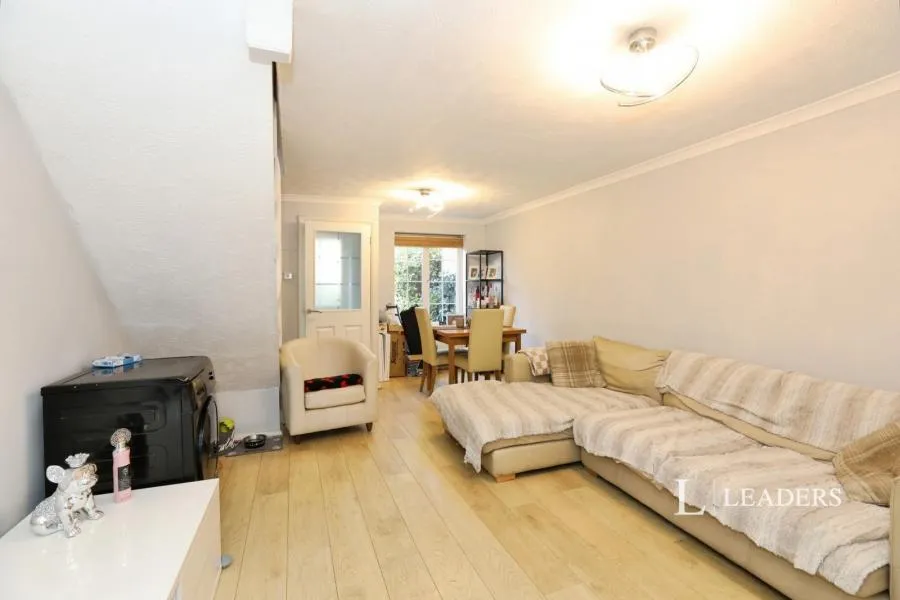 The Dell, East Grinstead, RH19, photo 4