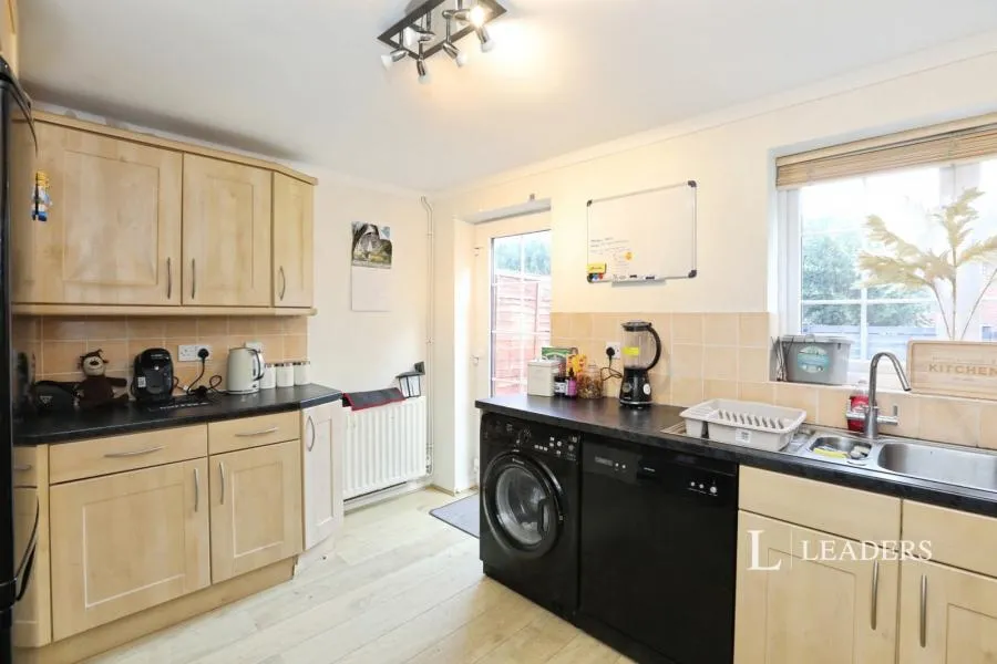 The Dell, East Grinstead, RH19, photo 5