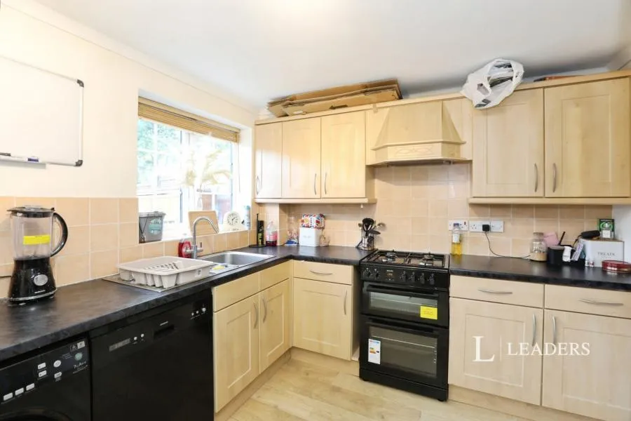 The Dell, East Grinstead, RH19, photo 7