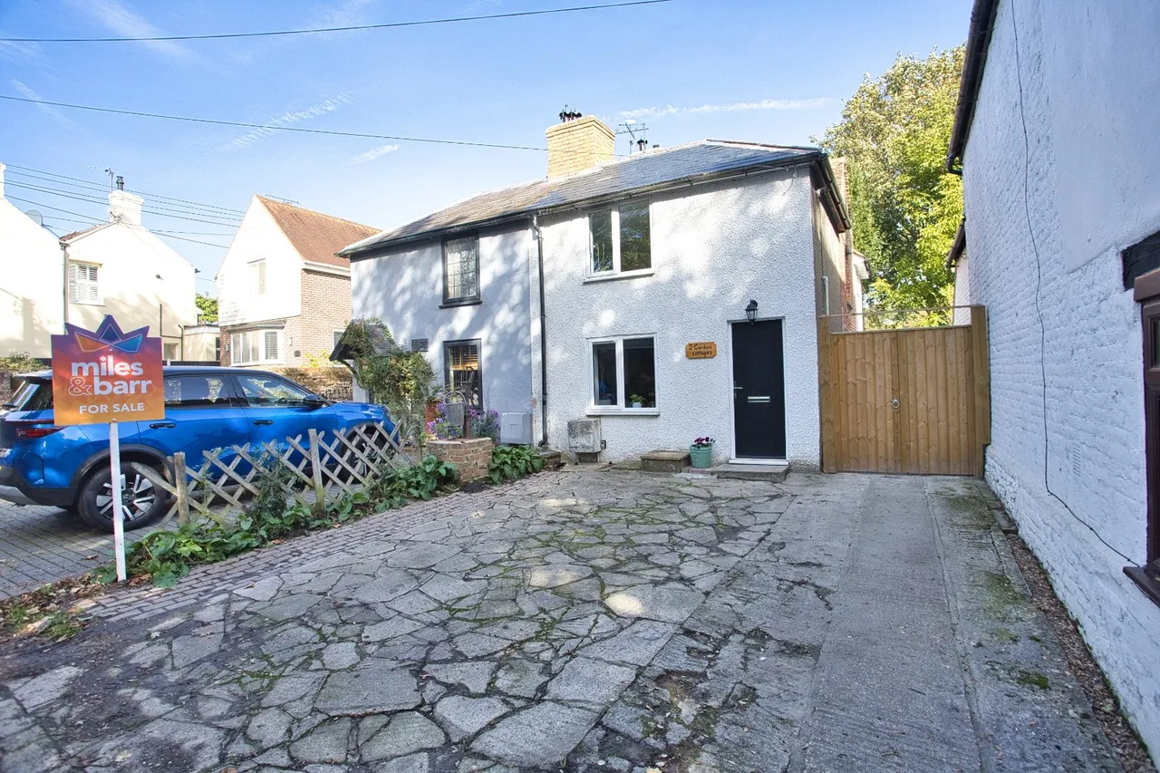 2 bed house for sale, The Street, Eythorne, CT15
