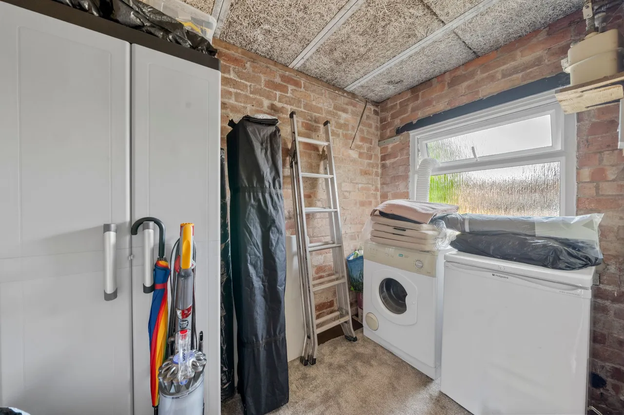 Carlton Close, Ashton-In-Makerfield, Wigan, Wigan, WN4 9UX, photo 13