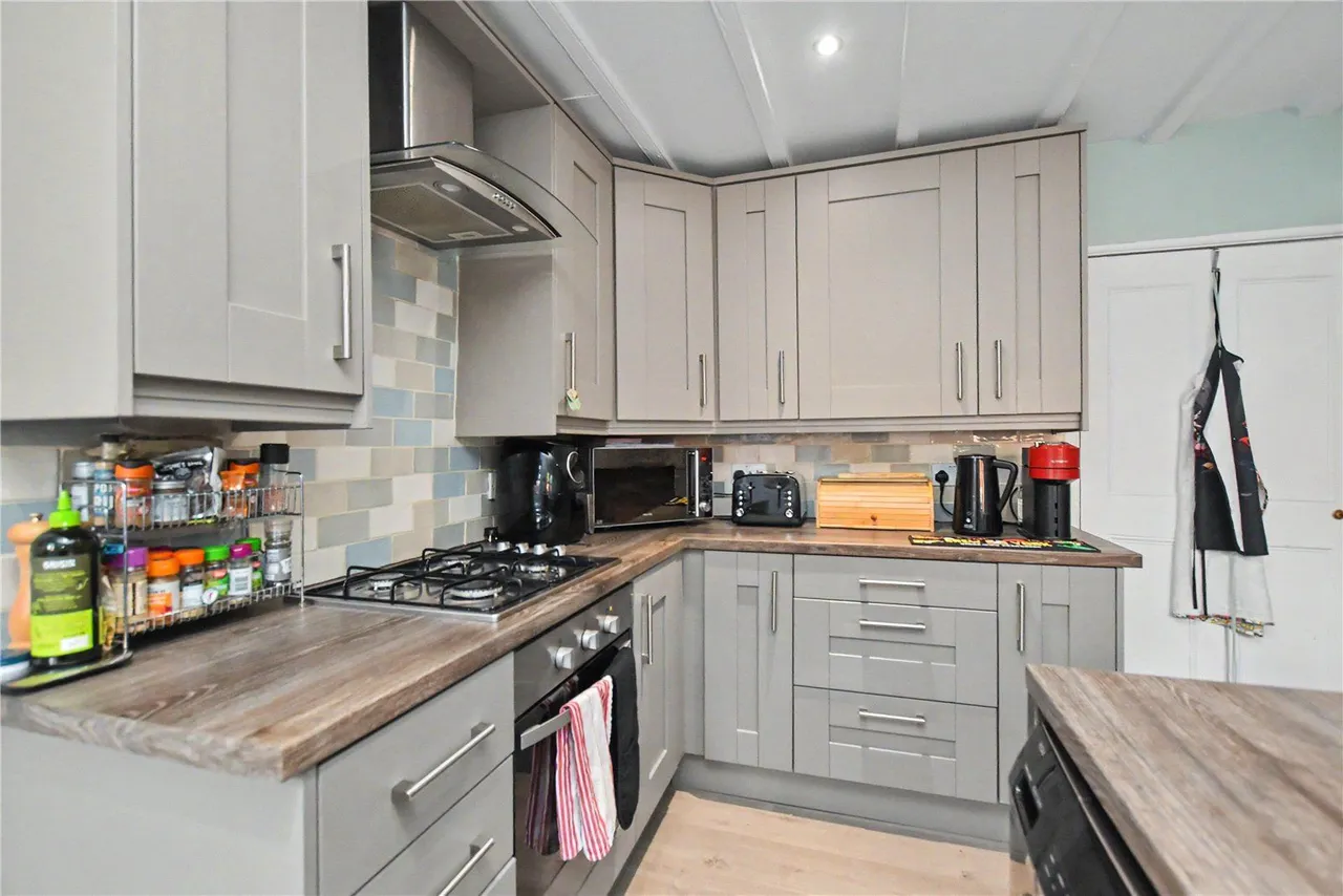 Apperley Lane, Yeadon, LS19, photo 10