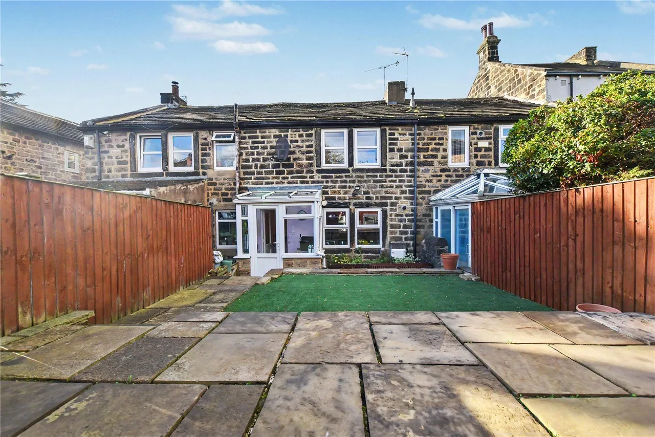 Apperley Lane, Yeadon, LS19, photo 23