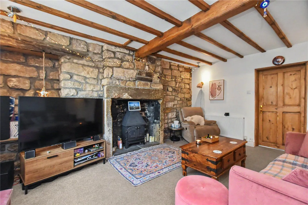 Apperley Lane, Yeadon, LS19, photo 2