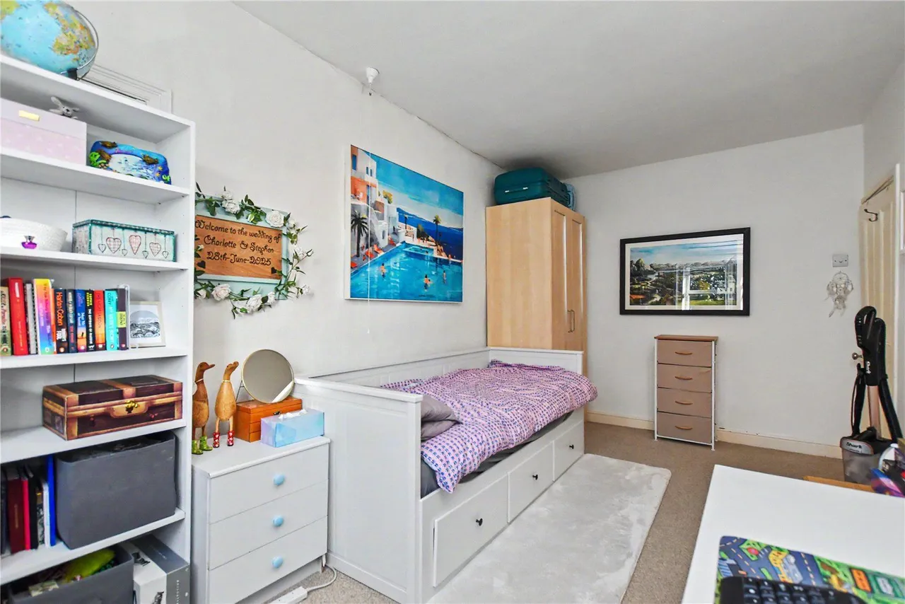 Apperley Lane, Yeadon, LS19, photo 19