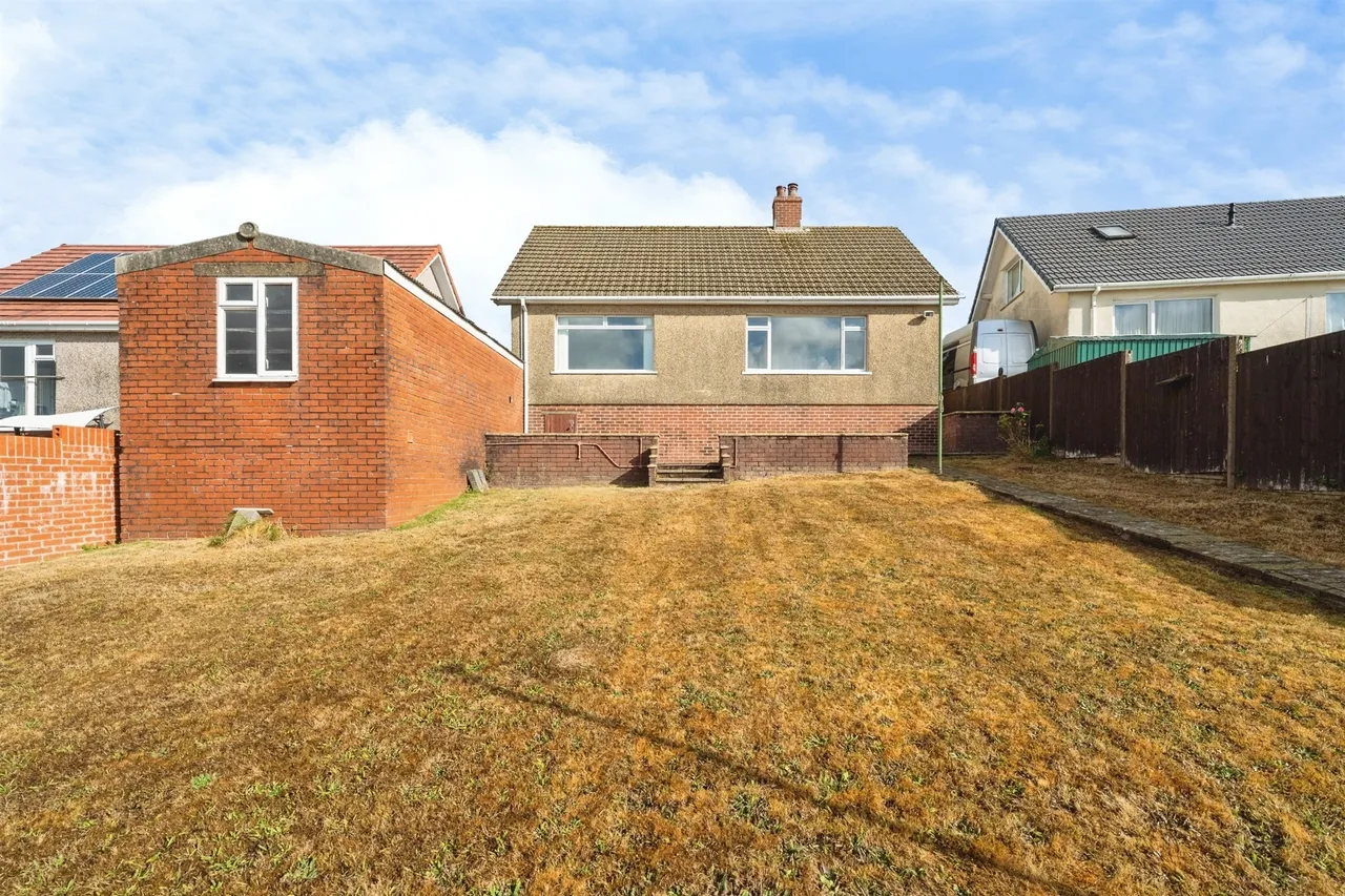 Bryn Eglur Road, Swansea, SA6, photo 17